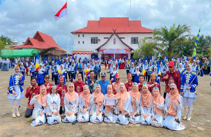 Meriahkan HUT ke-80 RI - Drumband Gita Bumantara Jaya SD Negeri 1 Beringin Jaya Tampil di Kecamatan